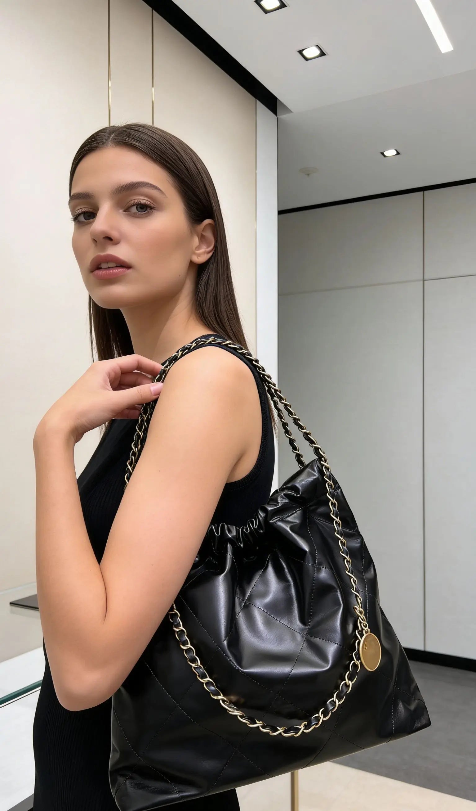 Bolsa de Ombro de Luxo de Designer em Couro Macio.