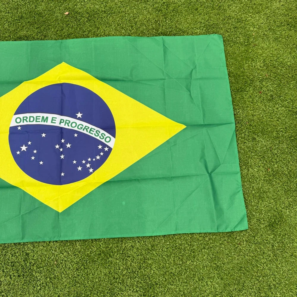 Bandeira do Brasil 150x90cm Grande 3x5 FT em Poliéster com Costura Dupla para Decoração Interna e Externa