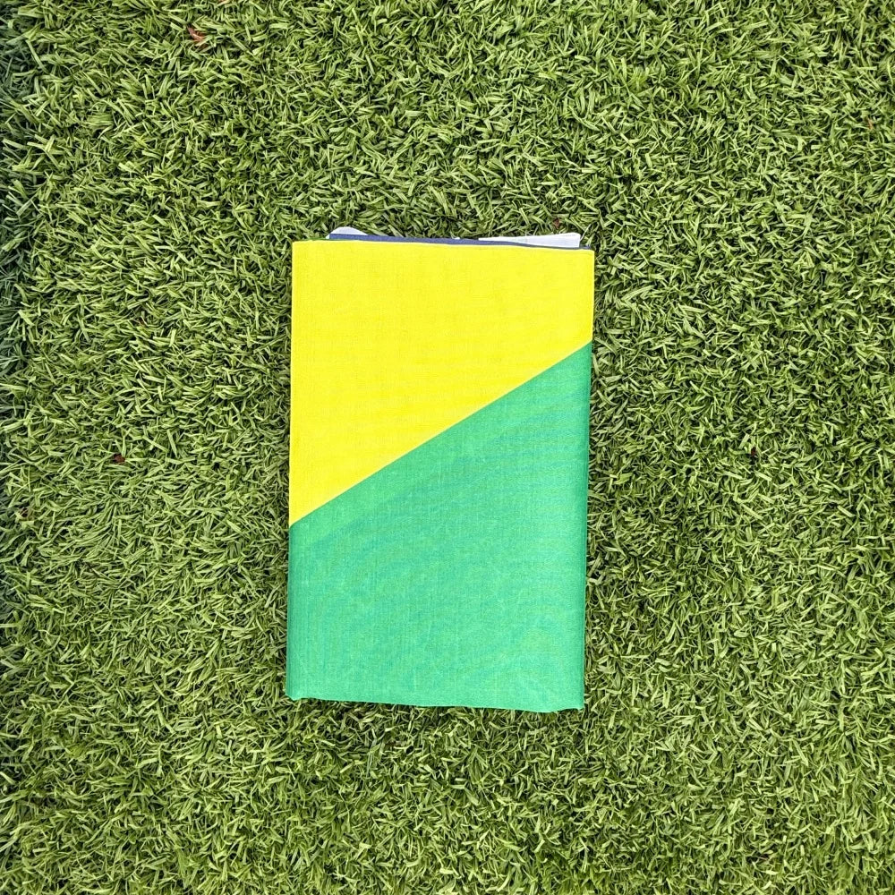 Bandeira do Brasil 150x90cm Grande 3x5 FT em Poliéster com Costura Dupla para Decoração Interna e Externa