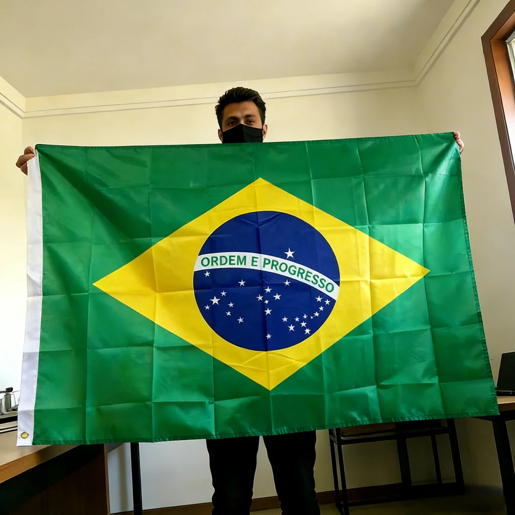 Bandeira do Brasil 150x90cm Grande 3x5 FT em Poliéster com Costura Dupla para Decoração Interna e Externa