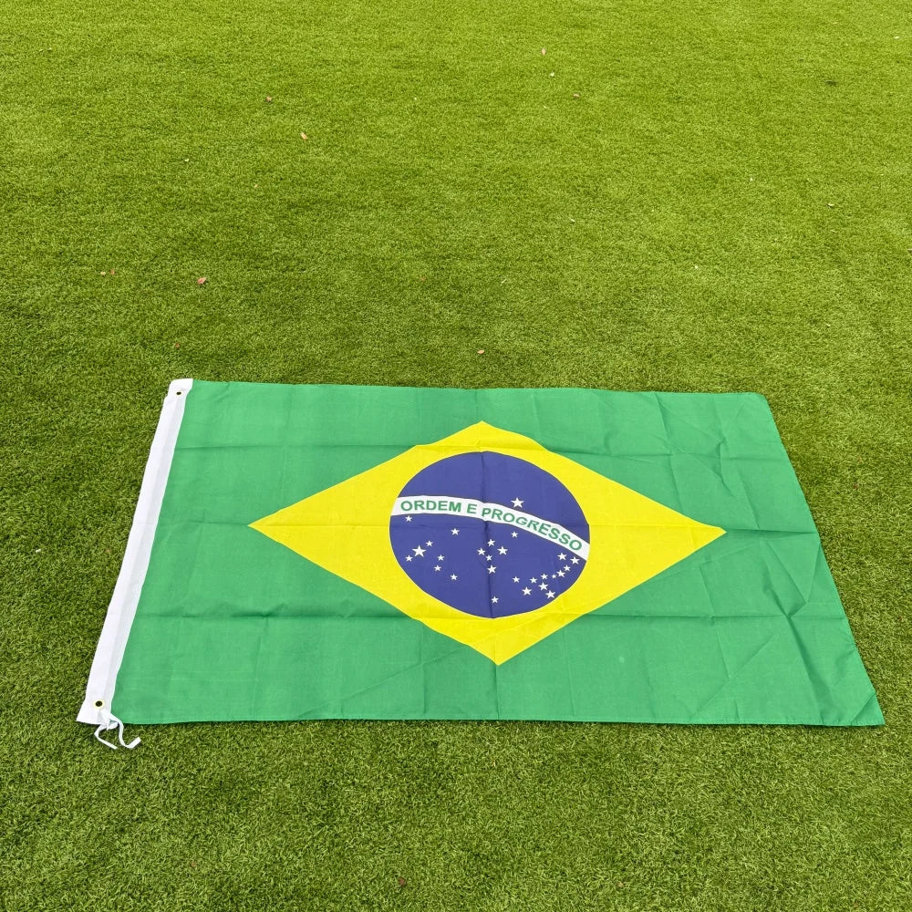 Bandeira do Brasil 150x90cm Grande 3x5 FT em Poliéster com Costura Dupla para Decoração Interna e Externa