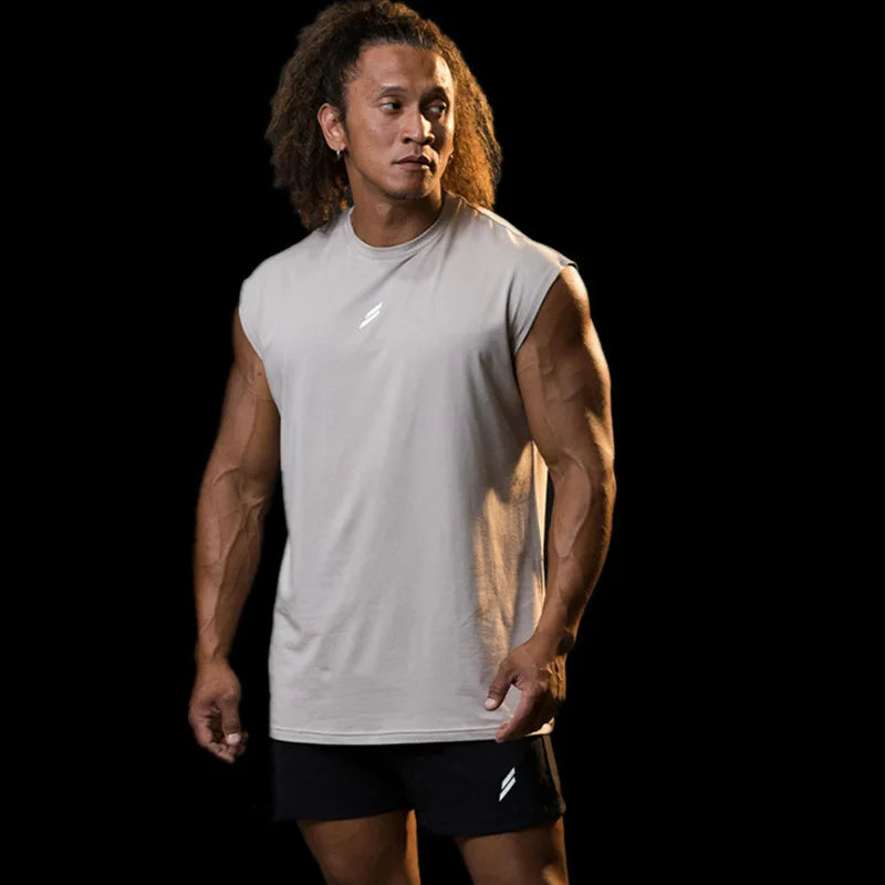Camiseta sem mangas masculina para treino.